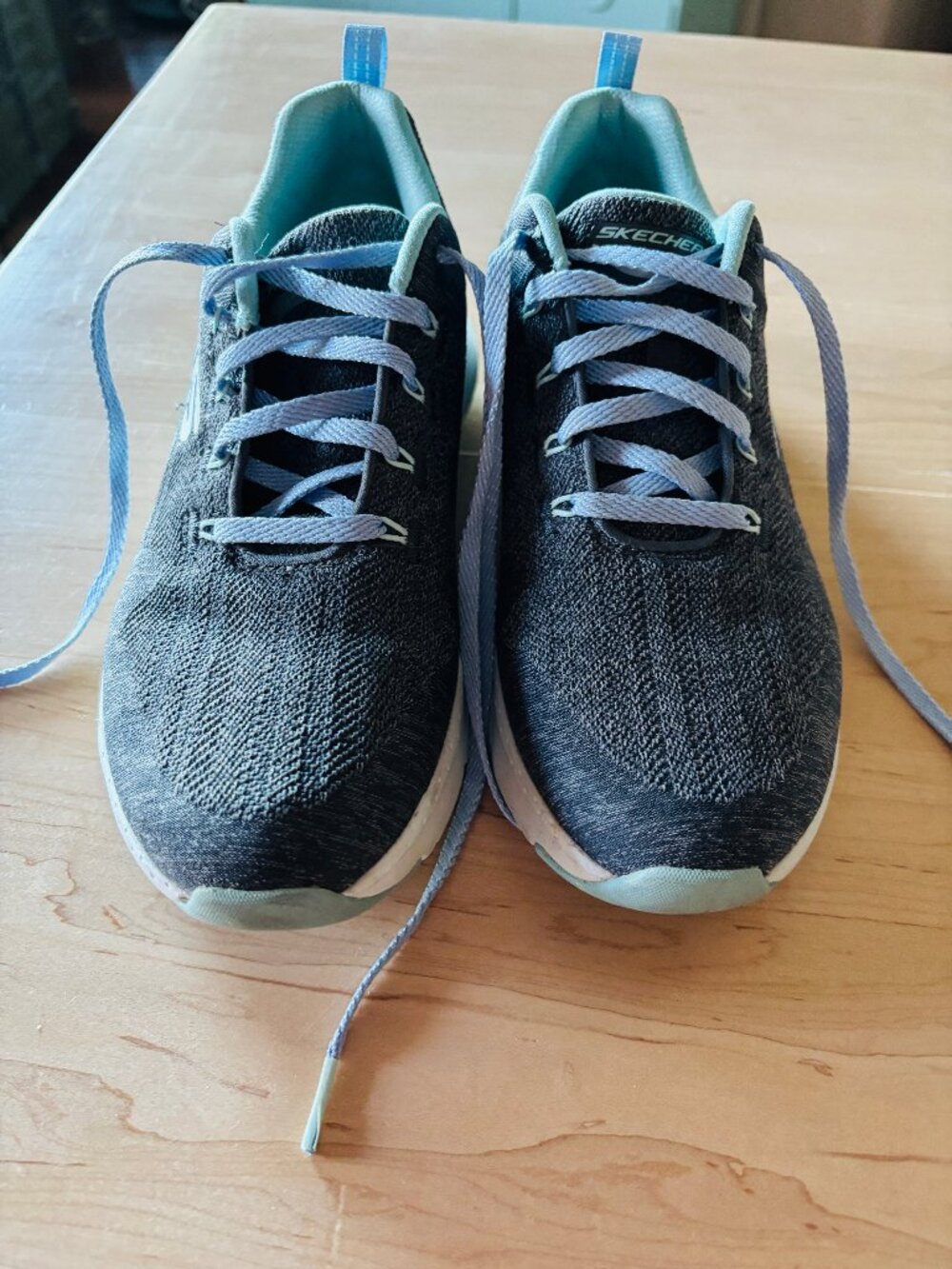 Sketchers Air-Cooled Arch-Fit Sneakers
